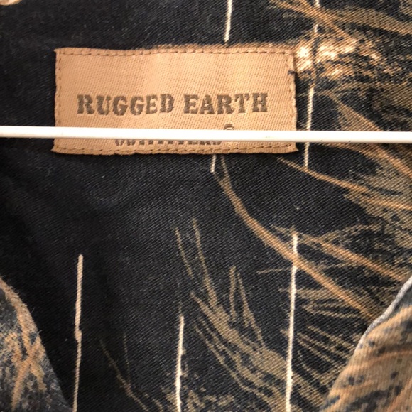 EUC Rugged Earth Men’s button down size large. - Picture 3 of 5